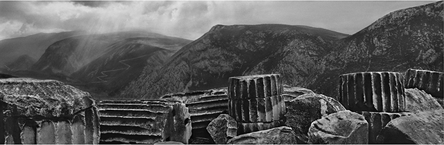 Description: koudelka_delphes.jpg
